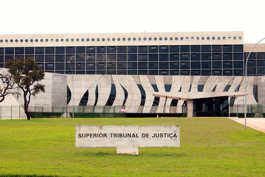 Acesso a sistema com dados contábeis não dispensa dever de prestação de contas de bens em condomínio