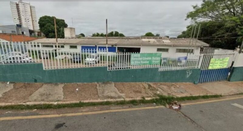 Criança levou quatro sachês de veneno de rato para escola, causou a internação dela e de outros seis colegas.