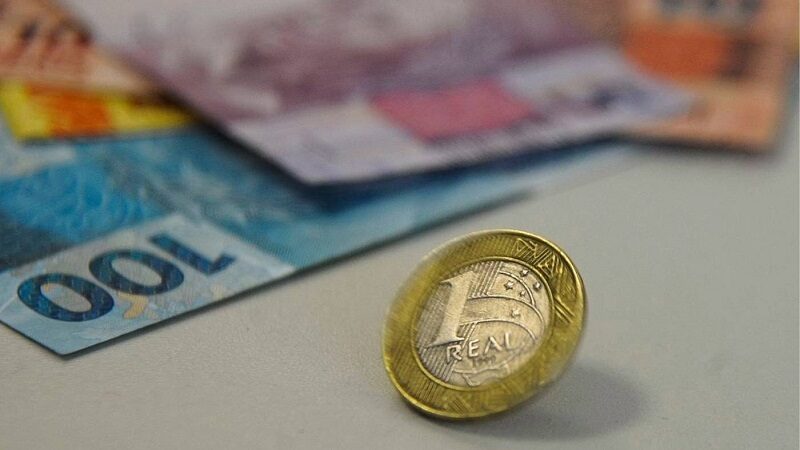 ECONOMIA | SELIC Mesmo com queda da Selic, juros seguem freando investimentos, diz CNI