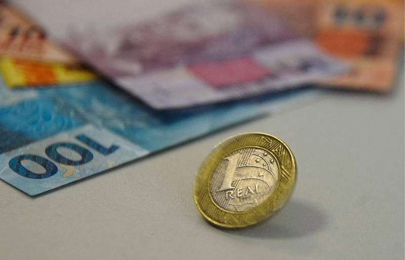 ECONOMIA | SELIC Mesmo com queda da Selic, juros seguem freando investimentos, diz CNI