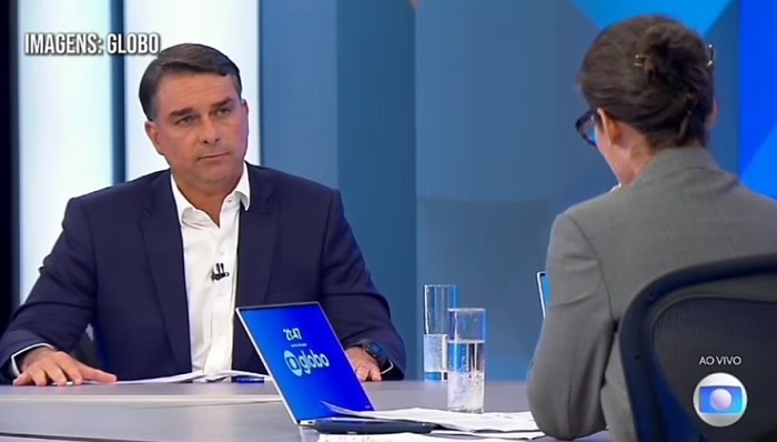 Flávio não admite possibilidade de ser derrotado nas eleições e diz que cometeu equívoco sobre urnas