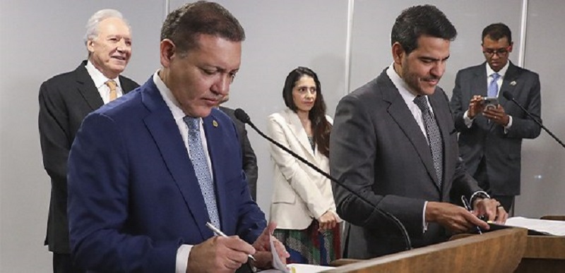 TSE e AGU firmam acordo de boas práticas sobre IA nas Eleições 2026