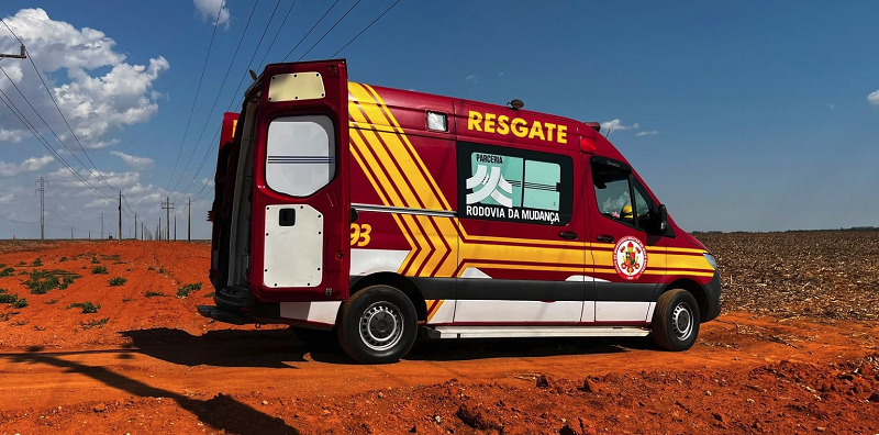 NA MT-449 – Corpo de Bombeiros socorre mulher após capotamento de carro em rodovia em Lucas do Rio Verde
