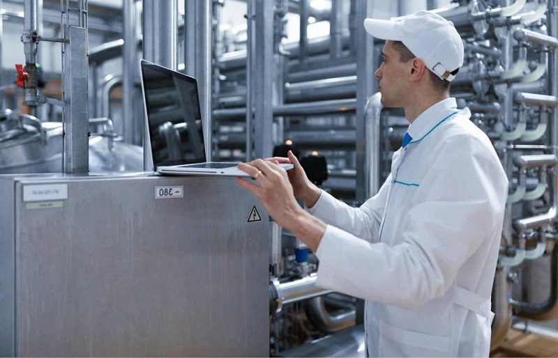 CNI: indústria investe em máquinas novas, mas modernização tecnológica avança lentamente
