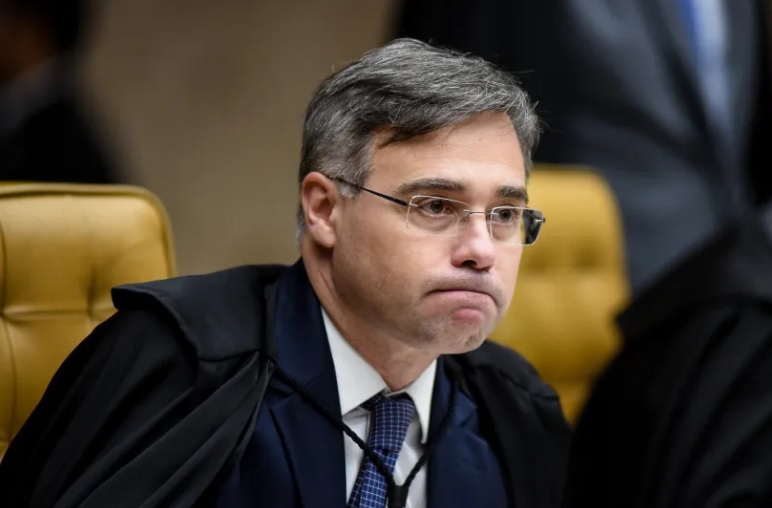 Mensagens e áudios revelam encontro secreto de Vorcaro e Mendonça