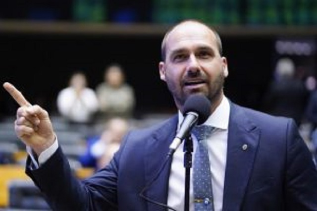 VOTAÇÃO UNÂNIME- STF mantém condenação de Eduardo Bolsonaro por coação no curso do processo