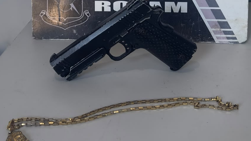 EM CUIABÁ – Rotam prende dois homens e apreende armas de fogo após assalto em farmácia