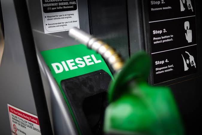 Governo regulamenta subvenção do diesel, define benefício de R$ 1 e subsídio subirá para R$ 2,12