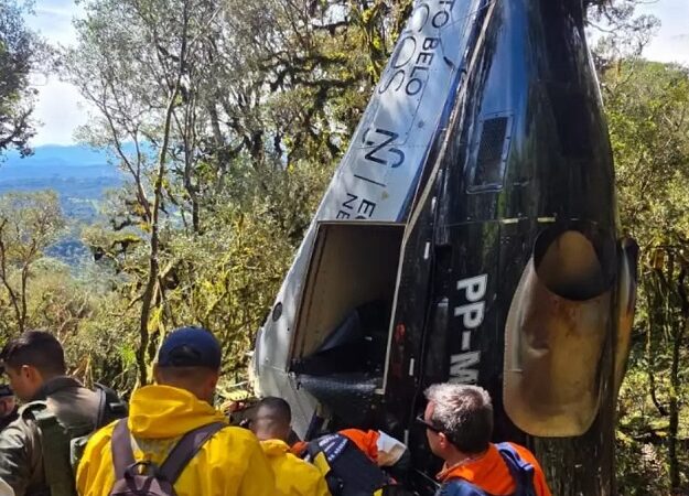 Corpos de Rick e outras vítimas de acidente são levados a Florianópolis