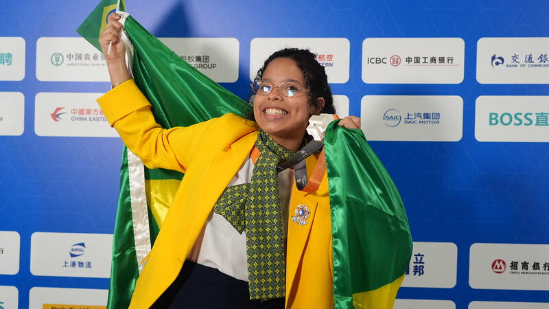 Aluna do Senai Mato Grosso conquista medalha de prata em competição mundial de educação profissional