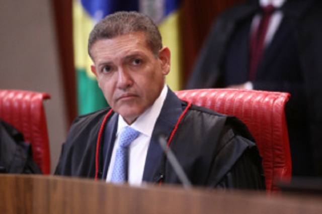 CASAS DECIMAIS: TSE fixa critério para aferir cláusula de desempenho dos partidos