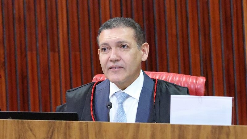 PENSAMENTO DEMORADO- Não era possível decidir prorrogação da votação, afirma Nunes Marques