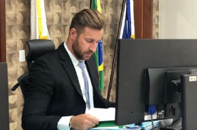 Justiça nega absolvição de ex-procurador e advogada acusados de lavagem de dinheiro