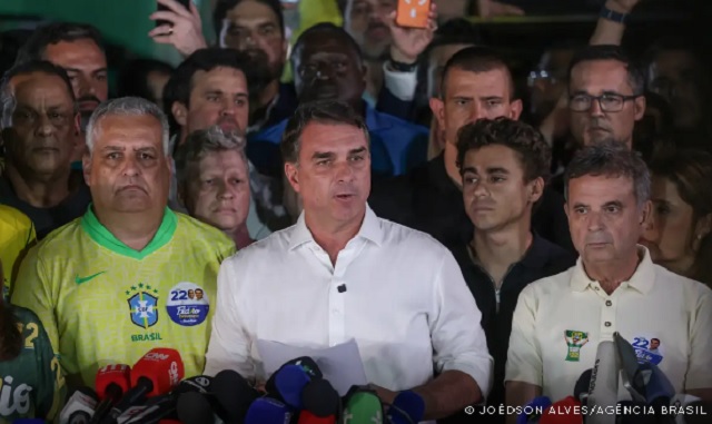 Flávio não reconhece vitória de Lula e tentará anulação do pleito