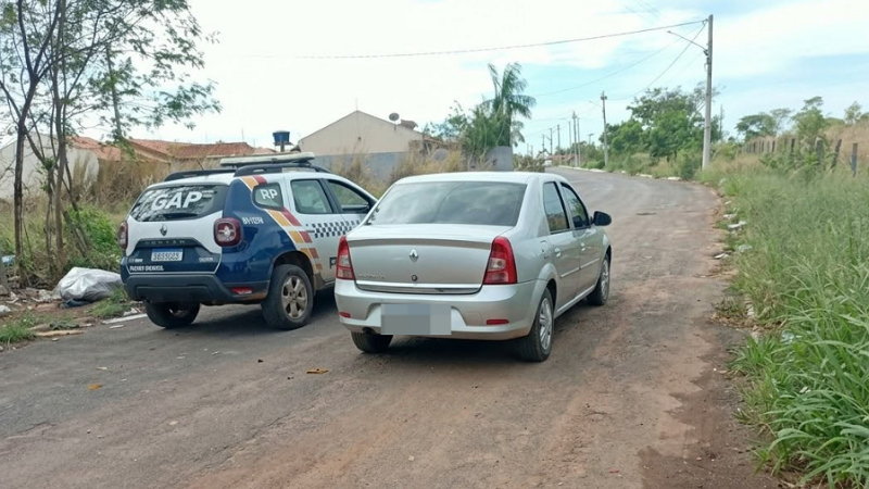 PMMT prende dois homens e três adolescentes suspeitos por roubo, extorção e ameaça contra uma mulher, em Cuiabá