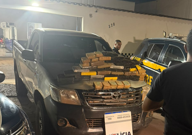 PM e PRF apreende mais de 40 quilos de entorpecentes escondidos em fundo falso de caminhonete