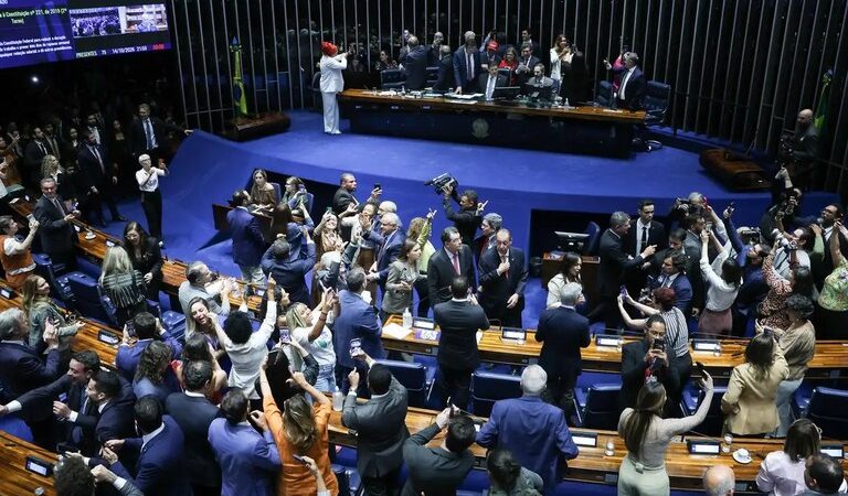 Senado aprova fim da escala 6×1 em primeiro turno, em trunfo para Lula