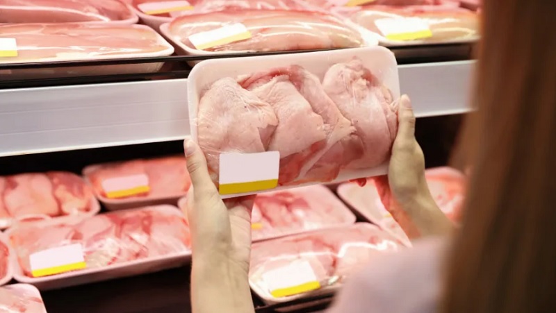 União Europeia sinaliza retomada de compras de frango e mel do Brasil