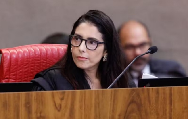 PÚLPITO VAZIO- Decisão do TSE sobre debate evita punição por ausência, dizem especialistas
