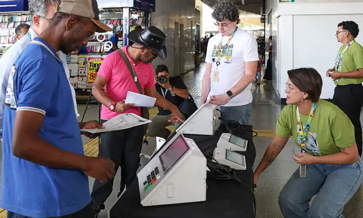 Vai viajar no 2º turno? Veja o que fazer se perdeu o prazo do voto em trânsito